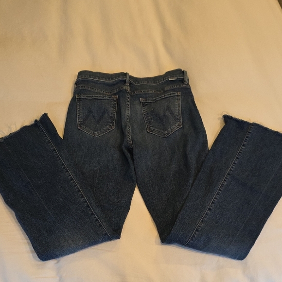 MOTHER The Weekender Fray Jeans in Walking On Coals - Picture 8 of 10